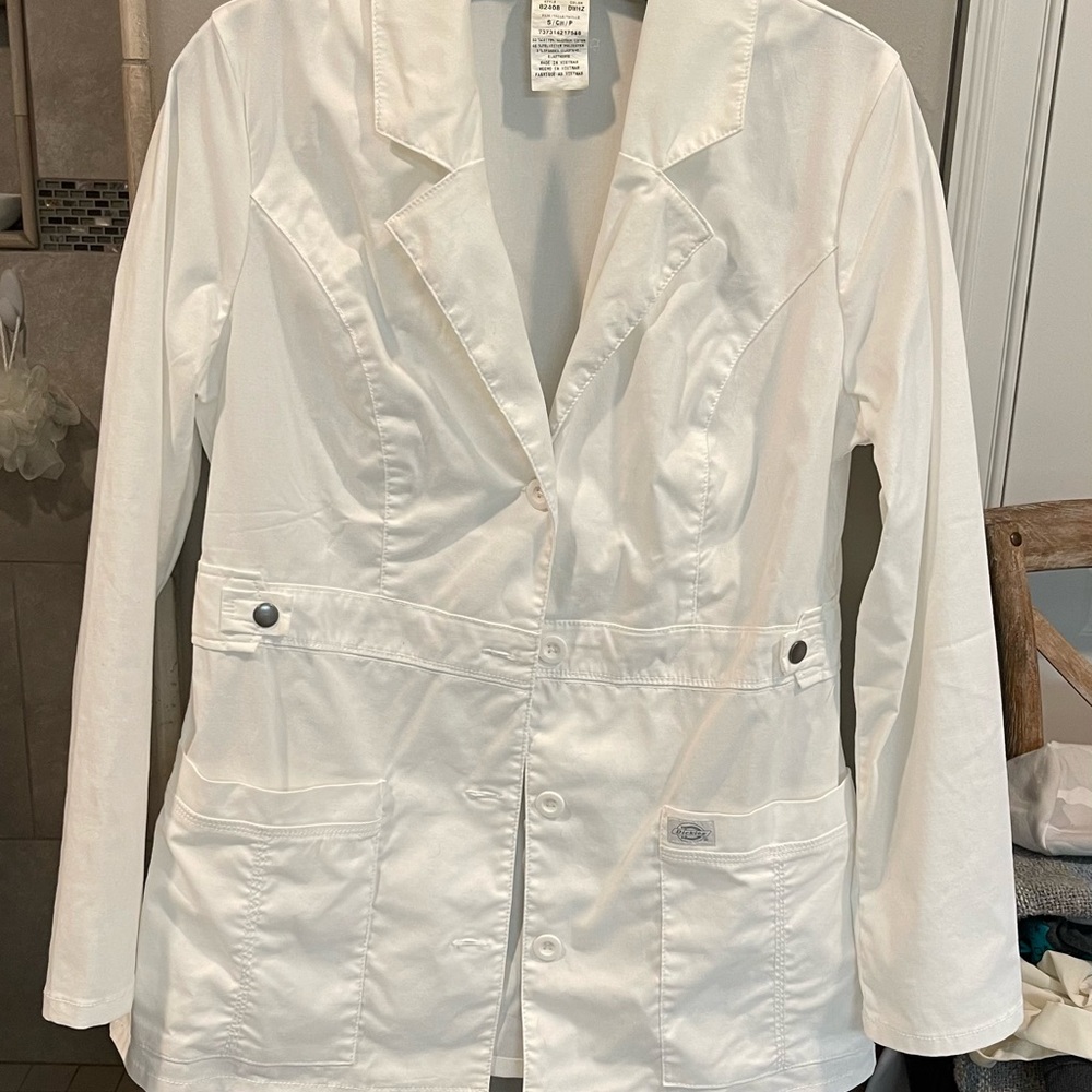 Dickies lab coat